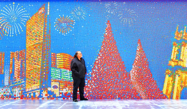 ดีไซเนอร์แคนาดาเนรมิตกำแพงรูบิคใหญ่ที่สุดในโลกที่มาเก๊า ดีไซเนอร์แคนาดาเนรมิตกำแพงรูบิคใหญ่ที่สุดในโลกที่มาเก๊า