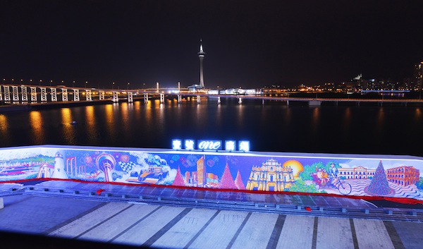 ดีไซเนอร์แคนาดาเนรมิตกำแพงรูบิคใหญ่ที่สุดในโลกที่มาเก๊า ดีไซเนอร์แคนาดาเนรมิตกำแพงรูบิคใหญ่ที่สุดในโลกที่มาเก๊า