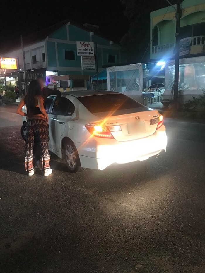 สาวแฉโดนรถนักร้องสาวถอยชน สาวแฉโดนรถนักร้องสาวถอยชน