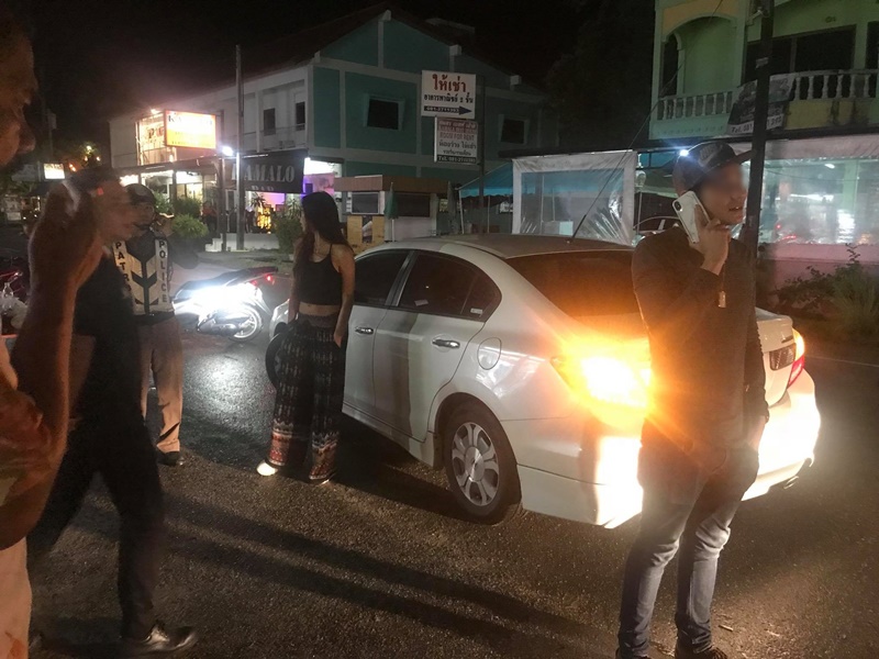 สาวแฉโดนรถนักร้องสาวถอยชน สาวแฉโดนรถนักร้องสาวถอยชน