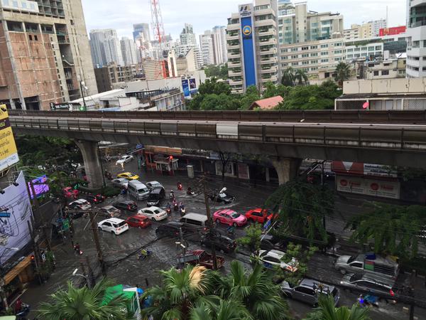 สั่งฝนตกห้ามรถติดเกิน 1 ชม. ตกกลางคืน ตี 5 น้ำต้องแห้ง ไม่แห้งปิดถนน สั่งฝนตกห้ามรถติดเกิน 1 ชม. ตกกลางคืน ตี 5 น้ำต้องแห้ง ไม่แห้งปิดถนน