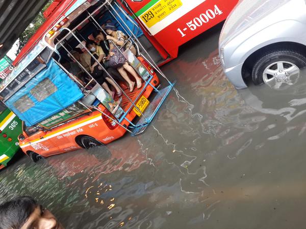 สั่งฝนตกห้ามรถติดเกิน 1 ชม. ตกกลางคืน ตี 5 น้ำต้องแห้ง ไม่แห้งปิดถนน สั่งฝนตกห้ามรถติดเกิน 1 ชม. ตกกลางคืน ตี 5 น้ำต้องแห้ง ไม่แห้งปิดถนน