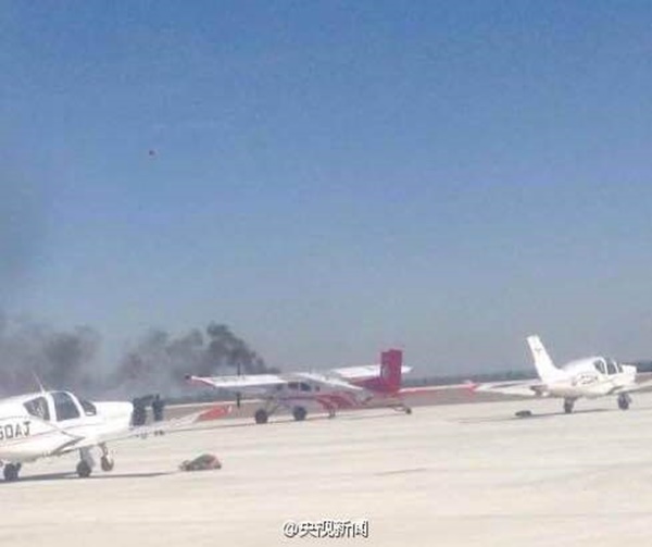 เครื่องบินผาดโผนพุ่งดิ่งพสุธากลางงานแอร์โชว์ เครื่องบินผาดโผนพุ่งดิ่งพสุธากลางงานแอร์โชว์