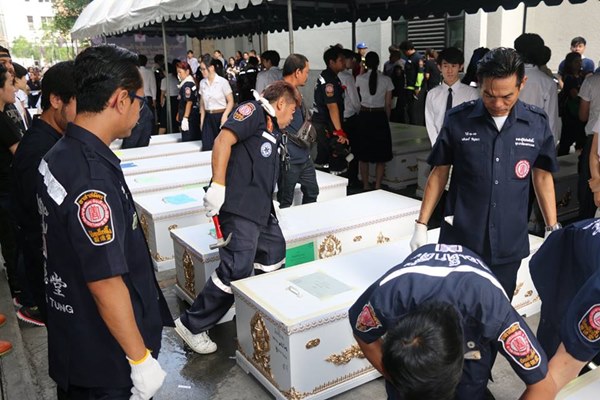 พิธีบรรจุร่าง-ขอขมา อาจารย์ใหญ่ พิธีบรรจุร่าง-ขอขมา อาจารย์ใหญ่