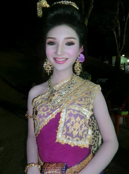 เด็กนักเรียนชายหน้าสวยเหมือนตุ๊กตา เด็กนักเรียนชายหน้าสวยเหมือนตุ๊กตา