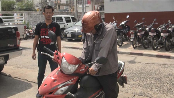 จับไอ้หื่น ตระเวนช่วยตัวเองต่อหน้าผู้หญิง จับไอ้หื่น ตระเวนช่วยตัวเองต่อหน้าผู้หญิง