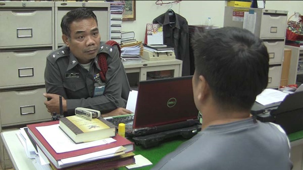 จับไอ้หื่น ตระเวนช่วยตัวเองต่อหน้าผู้หญิง จับไอ้หื่น ตระเวนช่วยตัวเองต่อหน้าผู้หญิง