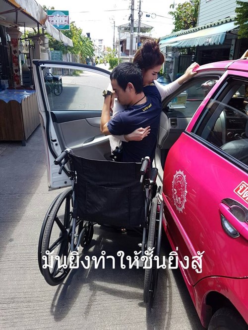 คุณแม่ยังสาวต้องกลายเป็นหัวหน้าครอบครัว คุณแม่ยังสาวต้องกลายเป็นหัวหน้าครอบครัว