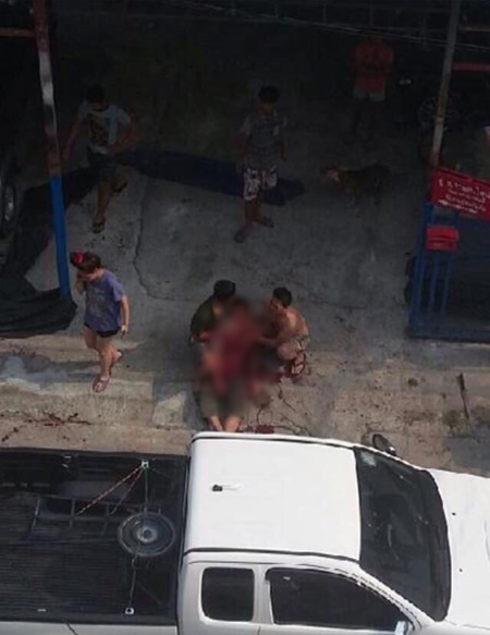 6 วัยรุ่นใจโหด รุมกระทืบชายขาพิการ 6 วัยรุ่นใจโหด รุมกระทืบชายขาพิการ