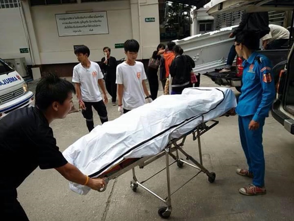 วัยรุ่นซิ่งบิ๊กไบค์พุ่งชนรถเก๋ง วัยรุ่นซิ่งบิ๊กไบค์พุ่งชนรถเก๋ง