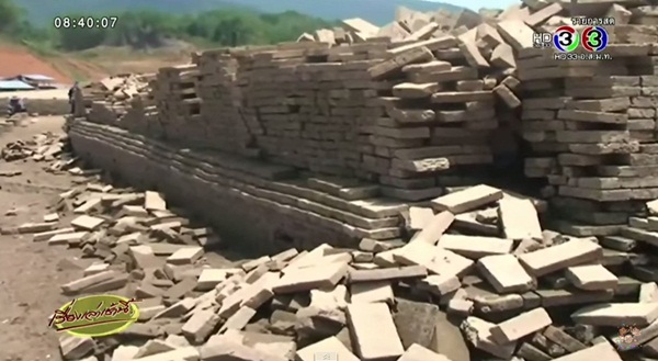 แล้งจัด ! วัดเก่าโผล่พ้นน้ำ หลังจมบาดาลนาน 45 ปี ชาวบ้านแห่ขอฝน แล้งจัด ! วัดเก่าโผล่พ้นน้ำ หลังจมบาดาลนาน 45 ปี ชาวบ้านแห่ขอฝน