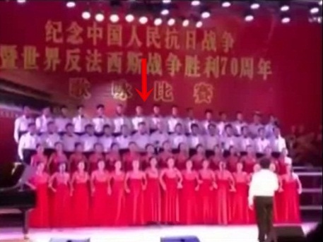 อีกแล้ว ! เวทีประสานเสียงจีนถล่ม ทำเอานักร้องหายวับกลางเวที อีกแล้ว ! เวทีประสานเสียงจีนถล่ม ทำเอานักร้องหายวับกลางเวที