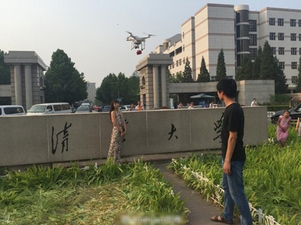 หนุ่มกะเซอร์ไพรส์ใช้โดรนขอสาวแต่งงาน หนุ่มกะเซอร์ไพรส์ใช้โดรนขอสาวแต่งงาน