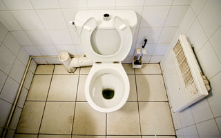 เด็กสาวป่วยโรค Toilet Phobia ท้องผูกตายเพราะไม่เข้าห้องน้ำ 8 สัปดาห์ เด็กสาวป่วยโรค Toilet Phobia ท้องผูกตายเพราะไม่เข้าห้องน้ำ 8 สัปดาห์