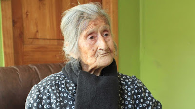 คุณยายวัย 91 อึ้ง พบตัวเอง คุณยายวัย 91 อึ้ง พบตัวเอง