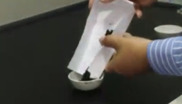 อาจารย์ ม.เกษตร เผยคลิปการติดไฟด้วยตนเอง อาจารย์ ม.เกษตร เผยคลิปการติดไฟด้วยตนเอง