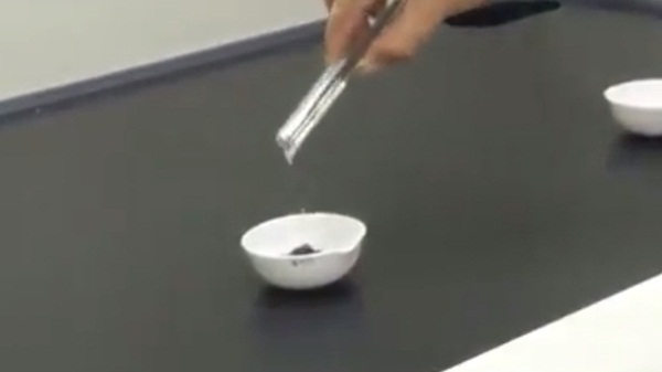 อาจารย์ ม.เกษตร เผยคลิปการติดไฟด้วยตนเอง อาจารย์ ม.เกษตร เผยคลิปการติดไฟด้วยตนเอง