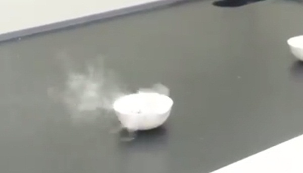 อาจารย์ ม.เกษตร เผยคลิปการติดไฟด้วยตนเอง อาจารย์ ม.เกษตร เผยคลิปการติดไฟด้วยตนเอง