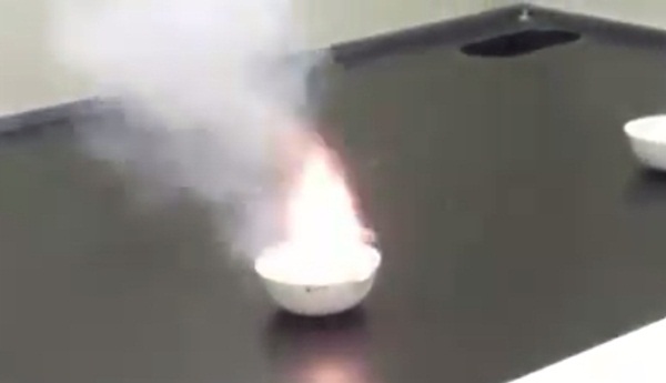 อาจารย์ ม.เกษตร เผยคลิปการติดไฟด้วยตนเอง อาจารย์ ม.เกษตร เผยคลิปการติดไฟด้วยตนเอง