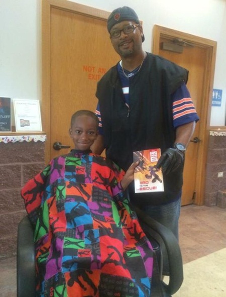 หนุ่มใจบุญ ตัดผมเด็กฟรีไม่คิดเงิน หนุ่มใจบุญ ตัดผมเด็กฟรีไม่คิดเงิน