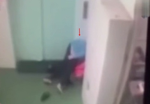 พนักงานหนุ่มพยายามข่มขืนสาวในออฟฟิศ พนักงานหนุ่มพยายามข่มขืนสาวในออฟฟิศ