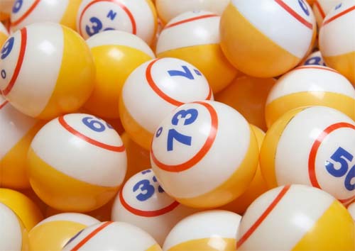 ชาวบ้านแห่ขอเลขเด็ด ชาวบ้านแห่ขอเลขเด็ด