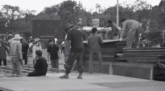 คลิปเบื้องหลังร้องเพลงสรรเสริญฯ จากหญิงแมงมุม คลิปเบื้องหลังร้องเพลงสรรเสริญฯ จากหญิงแมงมุม