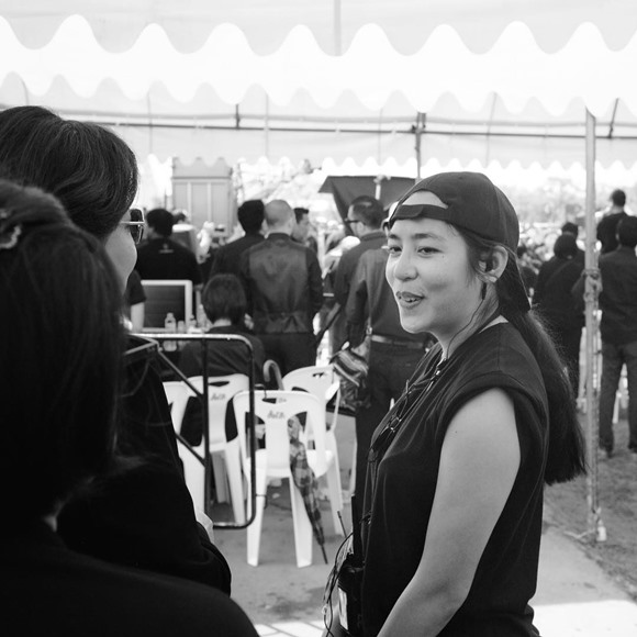 คลิปเบื้องหลังร้องเพลงสรรเสริญฯ จากหญิงแมงมุม คลิปเบื้องหลังร้องเพลงสรรเสริญฯ จากหญิงแมงมุม