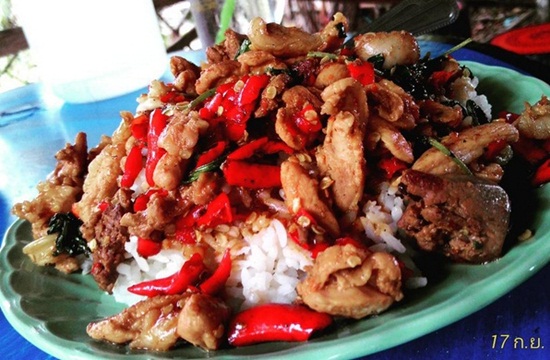 ร้านอาหารตามสั่งเมืองโคราช ให้เยอะล้นจาน ร้านอาหารตามสั่งเมืองโคราช ให้เยอะล้นจาน