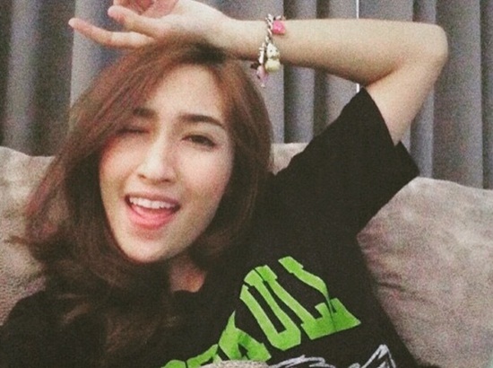 ตัง สารัช กับ จ๋า แฟนสาว ตัง สารัช กับ จ๋า แฟนสาว