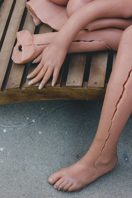 จับตุ๊กตายางมาชำแหละ จับตุ๊กตายางมาชำแหละ