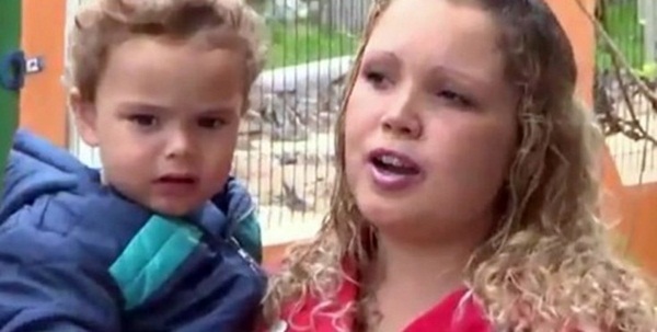 เด็กกัดหัวงูพิษจนตายคาปาก เด็กกัดหัวงูพิษจนตายคาปาก