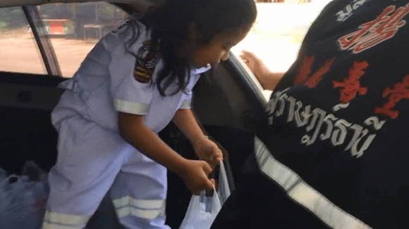 หนูน้อยจิตอาสา หนูน้อยจิตอาสา