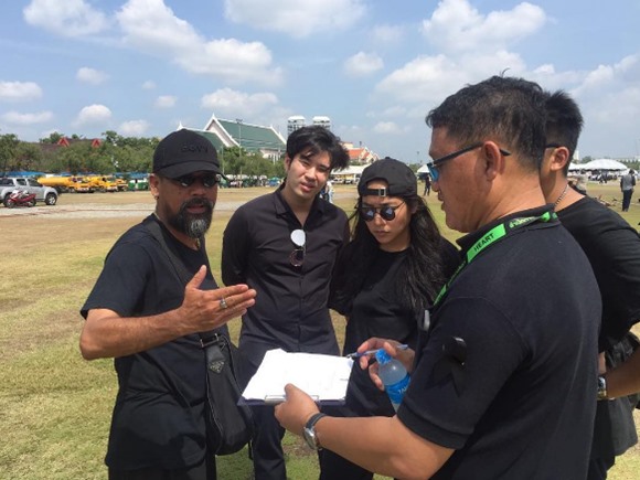 คลิปเบื้องหลังร้องเพลงสรรเสริญฯ จากหญิงแมงมุม คลิปเบื้องหลังร้องเพลงสรรเสริญฯ จากหญิงแมงมุม