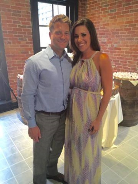 แฝดสาวคู่นี้ตั้งท้องพร้อมกัน แฝดสาวคู่นี้ตั้งท้องพร้อมกัน