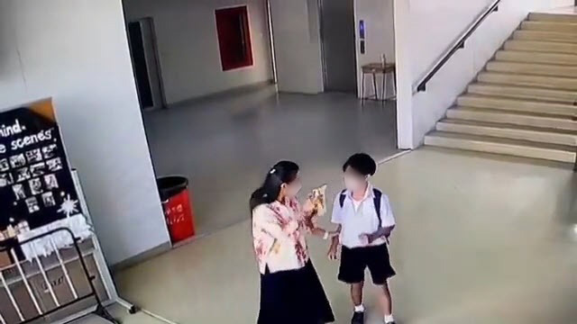 ครูตบนักเรียน ครูตบนักเรียน