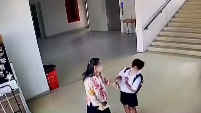 ครูตบนักเรียน ครูตบนักเรียน