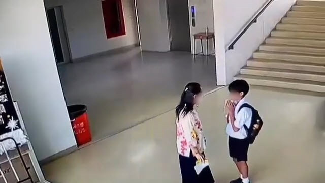 ครูตบนักเรียน ครูตบนักเรียน