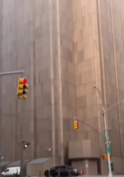 ตึกสูง 29 ชั้น แต่ไม่มีหน้าต่าง ตึกสูง 29 ชั้น แต่ไม่มีหน้าต่าง