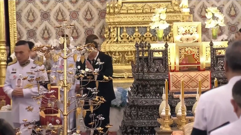 ในหลวง ทรงคมและทรงสวมกอด ทูลกระหม่อมหญิงอุบลรัตนราชกัญญา ในหลวง ทรงคมและทรงสวมกอด ทูลกระหม่อมหญิงอุบลรัตนราชกัญญา