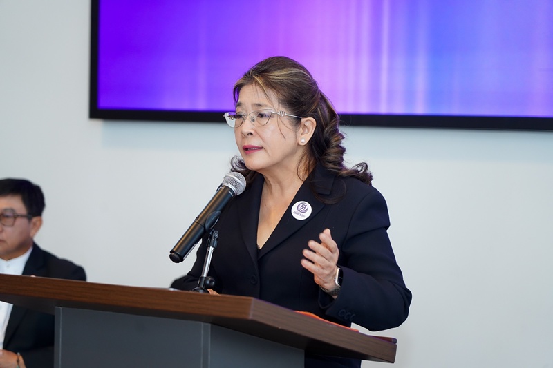 คุณหญิงสุดารัตน์ เกยุราพันธุ์ คุณหญิงสุดารัตน์ เกยุราพันธุ์