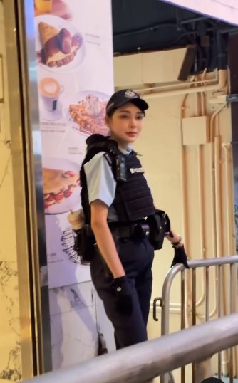 ตำรวจสาวหุ่นนางฟ้าราวนางแบบ ตำรวจสาวหุ่นนางฟ้าราวนางแบบ