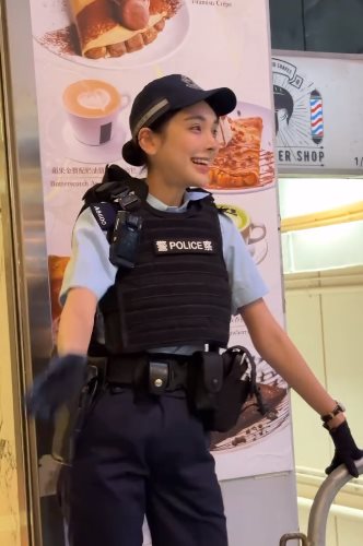 ตำรวจสาวหุ่นนางฟ้าราวนางแบบ ตำรวจสาวหุ่นนางฟ้าราวนางแบบ