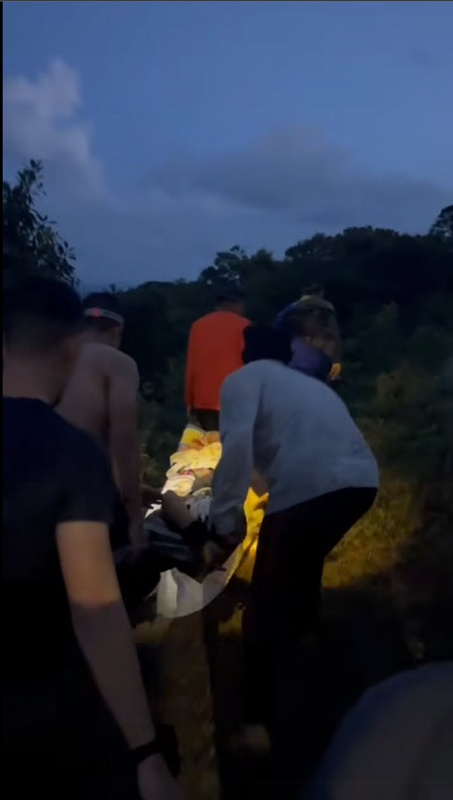 ทริปเดินป่าชมวิว กลายเป็นภารกิจช่วยชีวิตคนถูกฟ้าผ่า ทริปเดินป่าชมวิว กลายเป็นภารกิจช่วยชีวิตคนถูกฟ้าผ่า