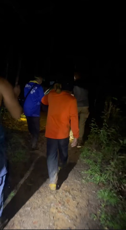 ทริปเดินป่าชมวิว กลายเป็นภารกิจช่วยชีวิตคนถูกฟ้าผ่า ทริปเดินป่าชมวิว กลายเป็นภารกิจช่วยชีวิตคนถูกฟ้าผ่า