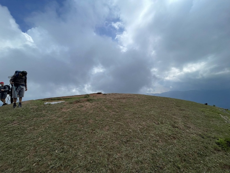 ทริปเดินป่าชมวิว กลายเป็นภารกิจช่วยชีวิตคนถูกฟ้าผ่า ทริปเดินป่าชมวิว กลายเป็นภารกิจช่วยชีวิตคนถูกฟ้าผ่า