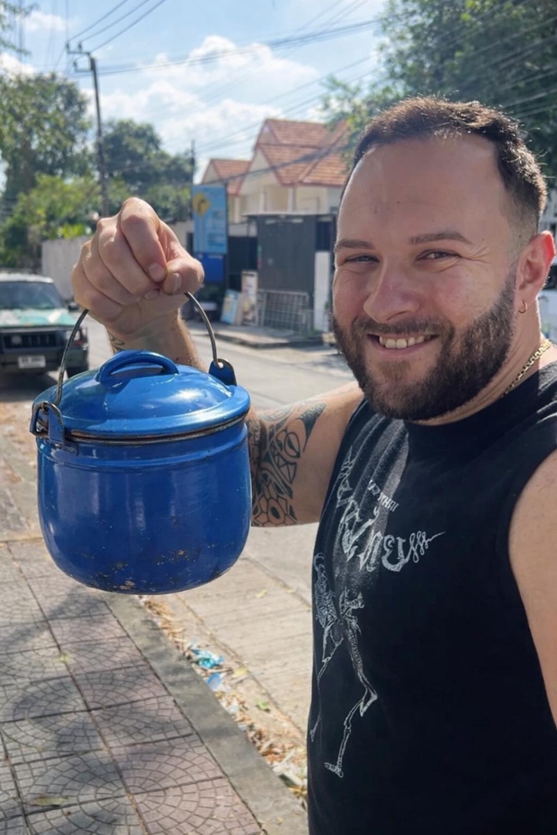 หม้อสีเขียวหรือสีน้ำเงิน หม้อสีเขียวหรือสีน้ำเงิน