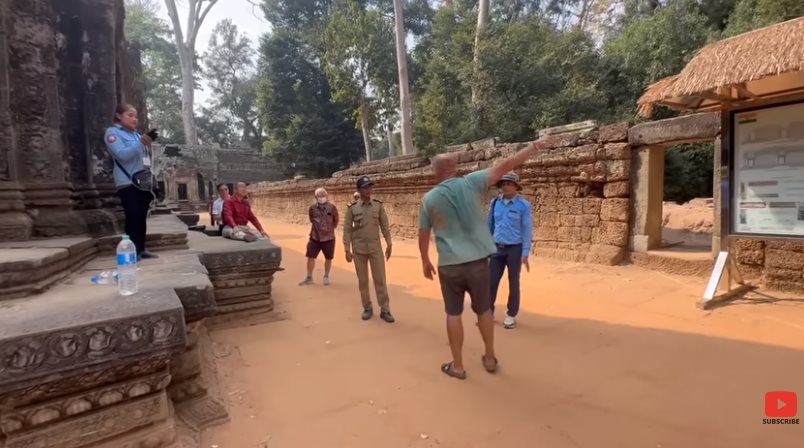 นักท่องเที่ยวต่างชาติ ถูกทำร้ายในนครวัด นักท่องเที่ยวต่างชาติ ถูกทำร้ายในนครวัด
