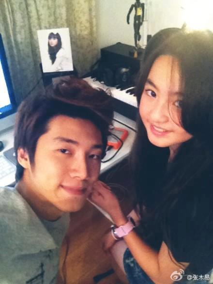 จาง มู่อี่ กับอาคามา มิกิ จาง มู่อี่ กับอาคามา มิกิ