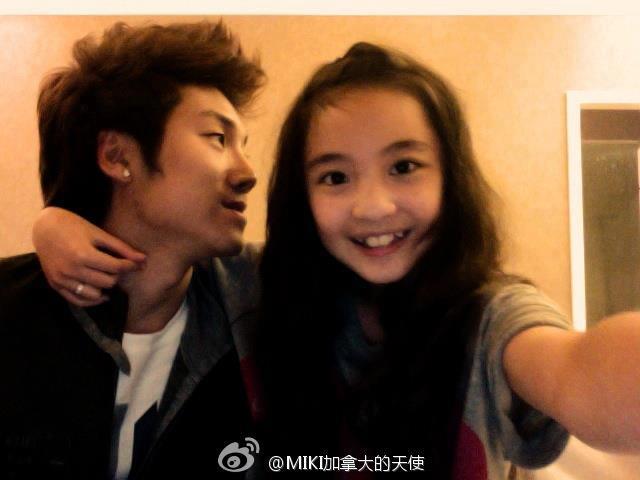 จาง มู่อี่ กับอาคามา มิกิ จาง มู่อี่ กับอาคามา มิกิ